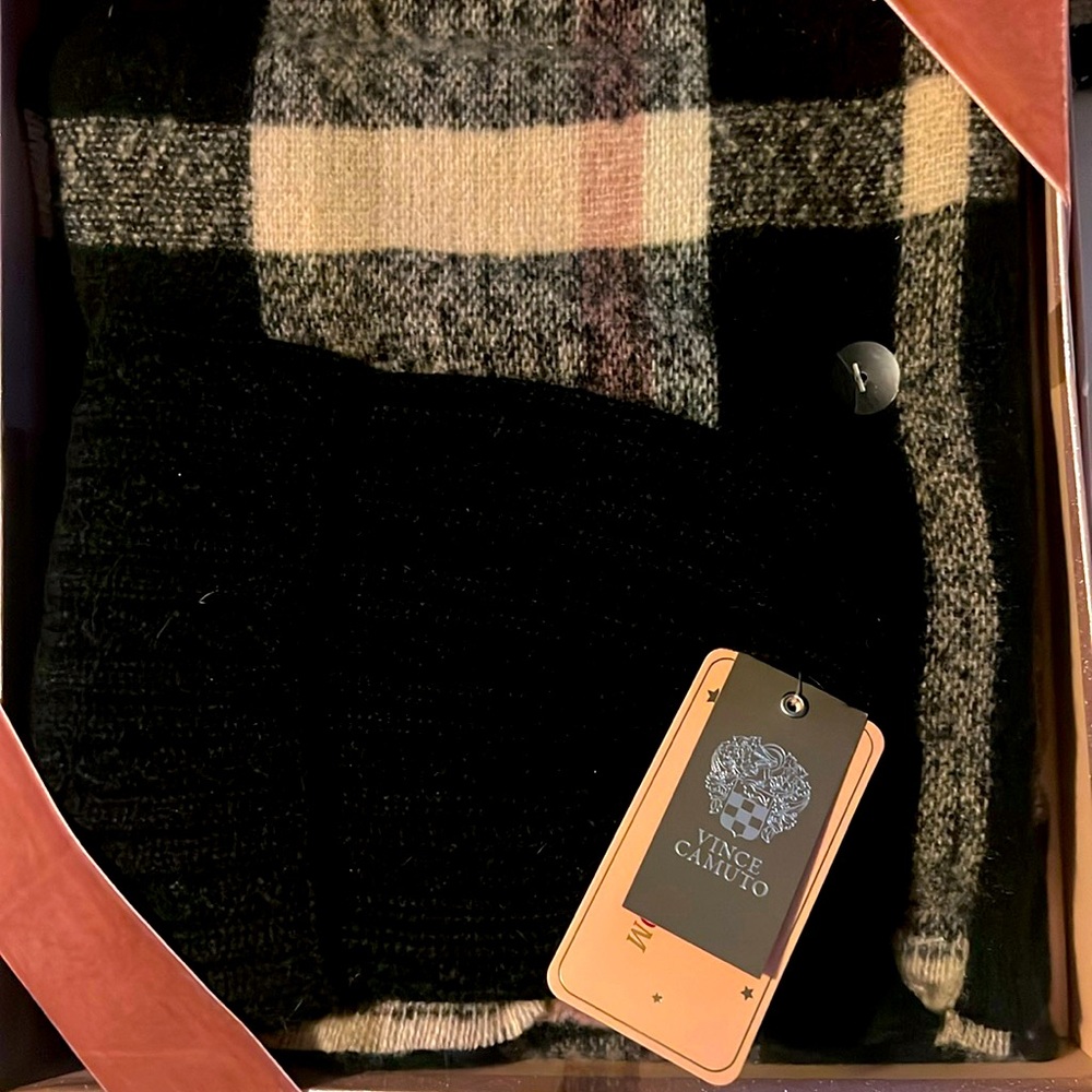 Brand neww, in box, Vince Camaro hat and scarf set